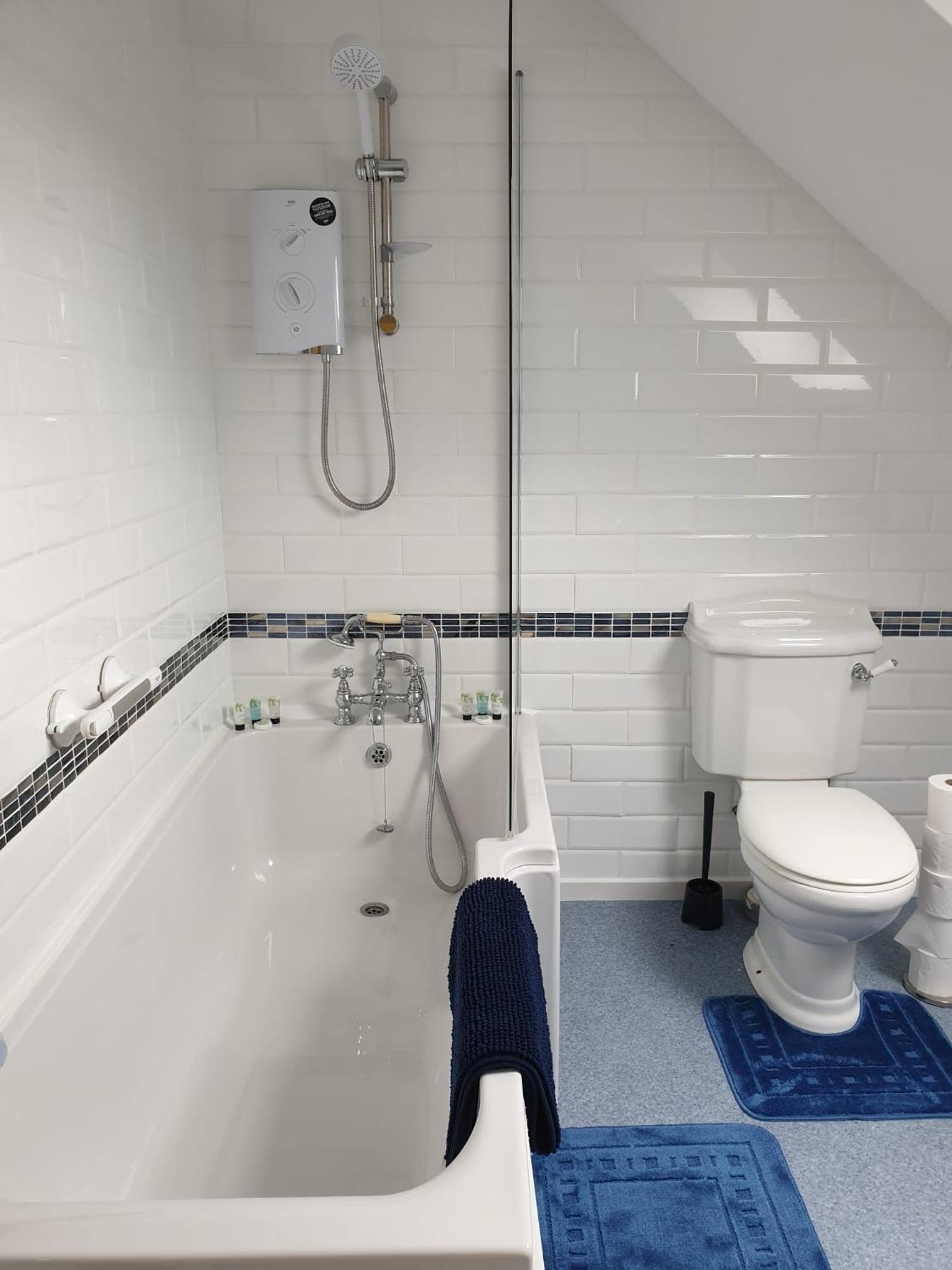 The Old Cornstore A Beautiful Suite Overlooking The Sea Drummore Bagian luar foto