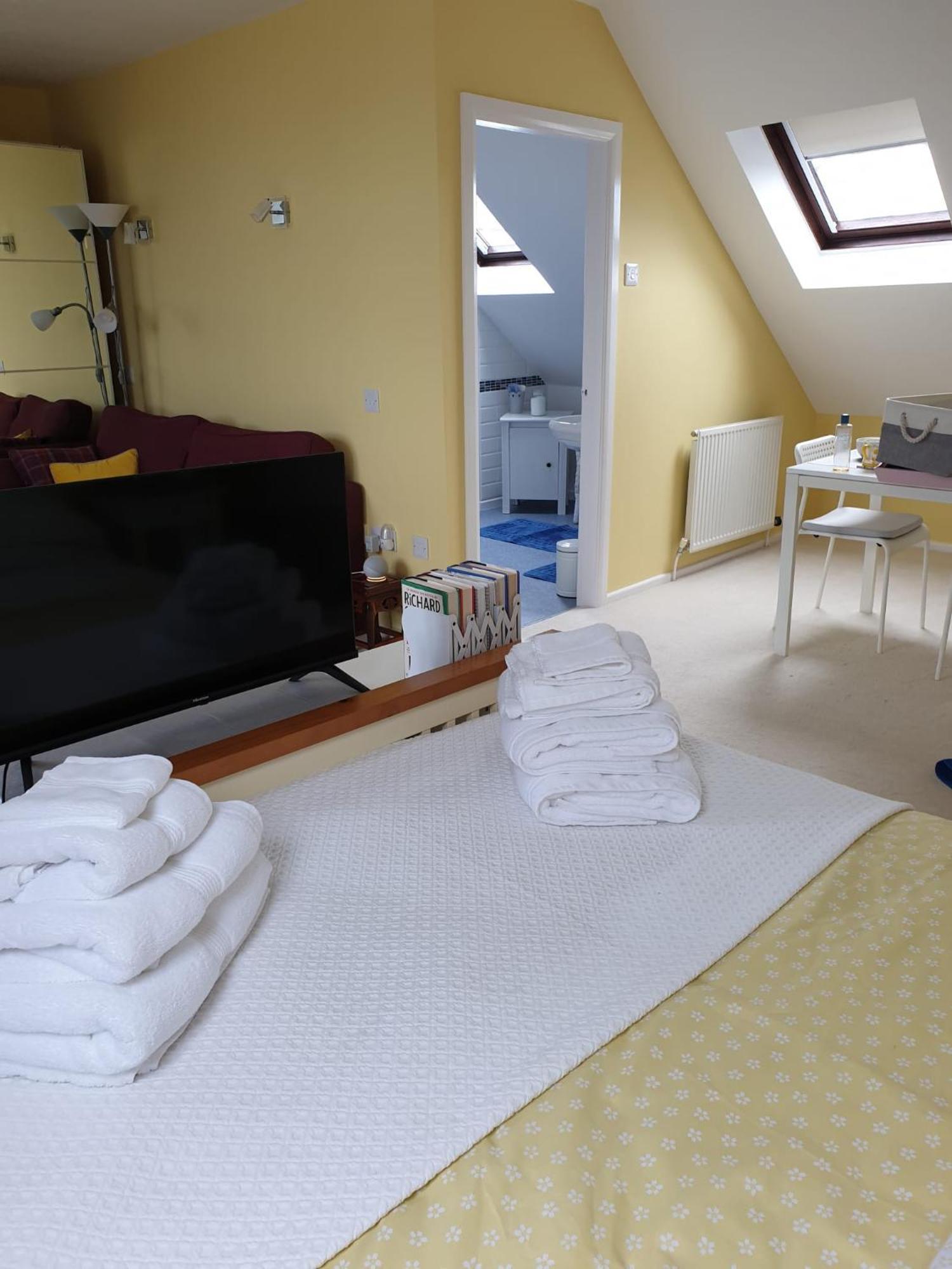 The Old Cornstore A Beautiful Suite Overlooking The Sea Drummore Bagian luar foto