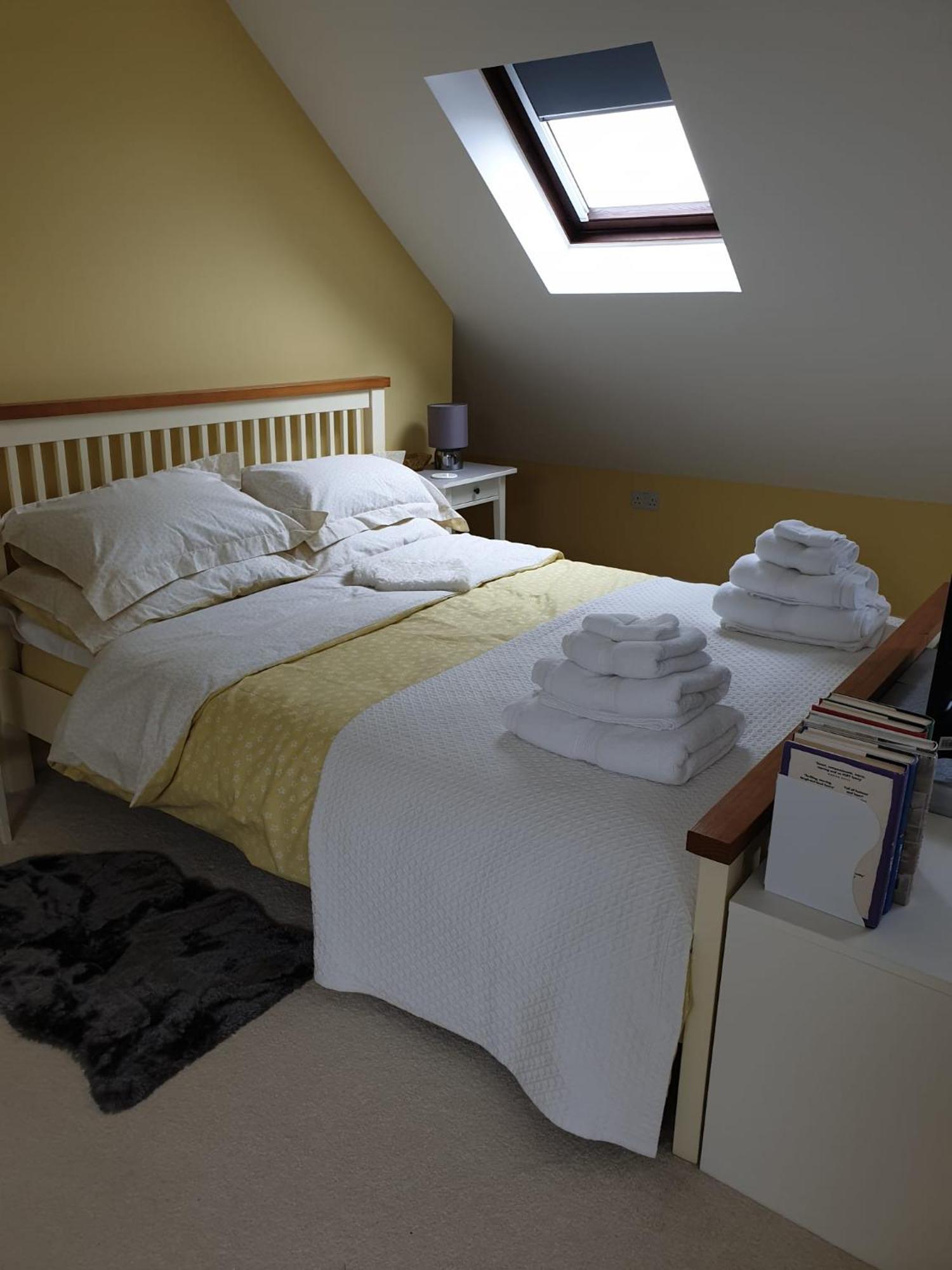 The Old Cornstore A Beautiful Suite Overlooking The Sea Drummore Bagian luar foto