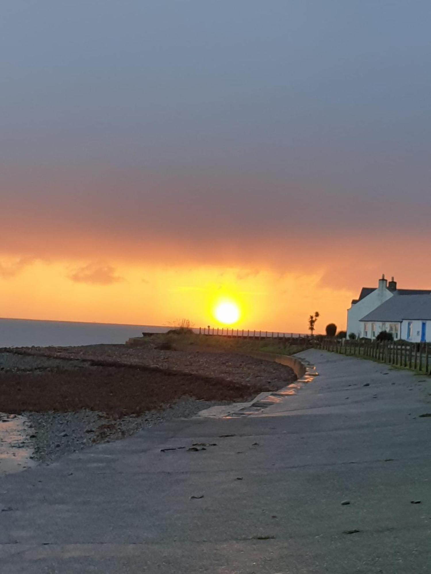 The Old Cornstore A Beautiful Suite Overlooking The Sea Drummore Bagian luar foto