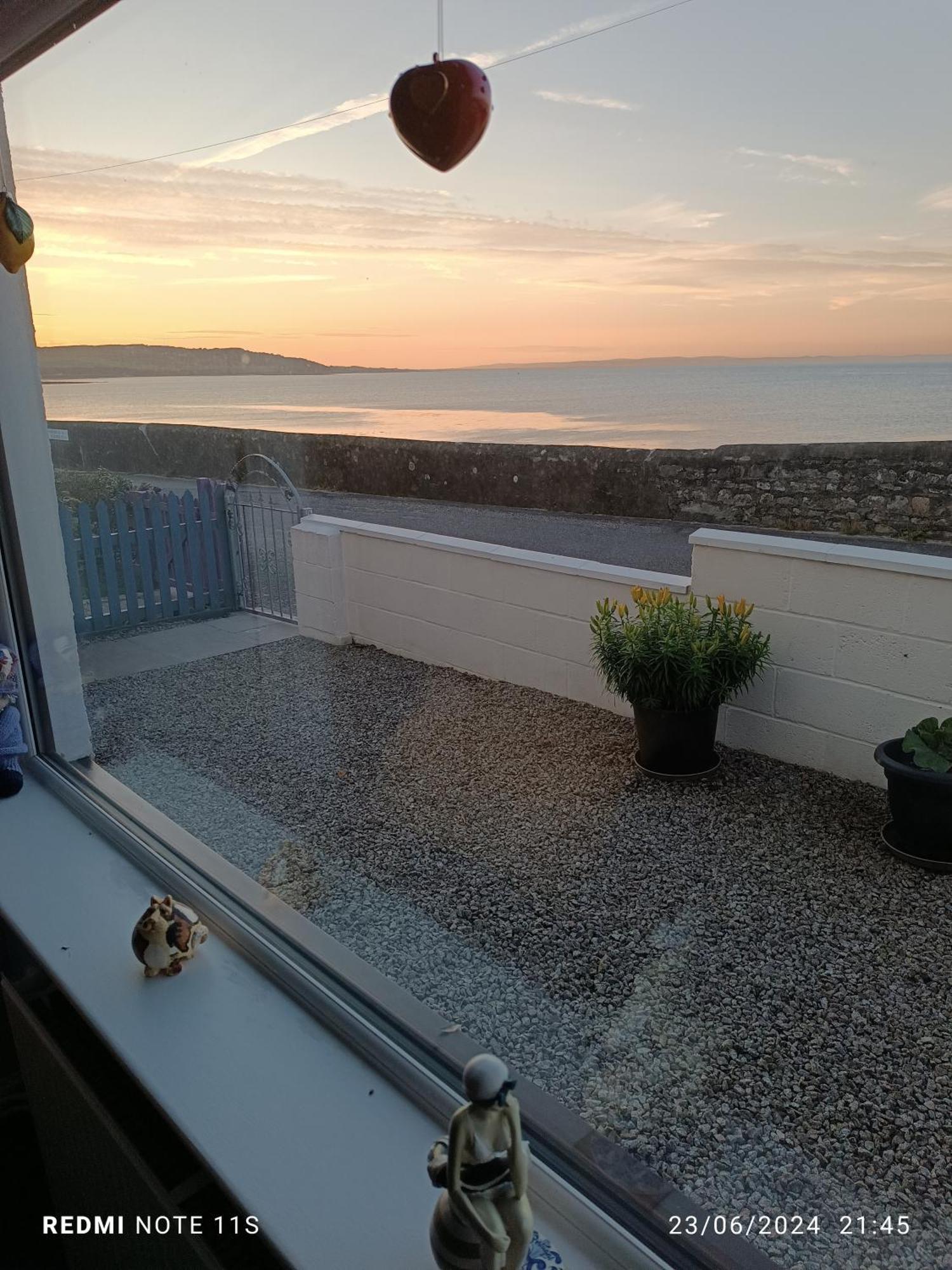 The Old Cornstore A Beautiful Suite Overlooking The Sea Drummore Bagian luar foto